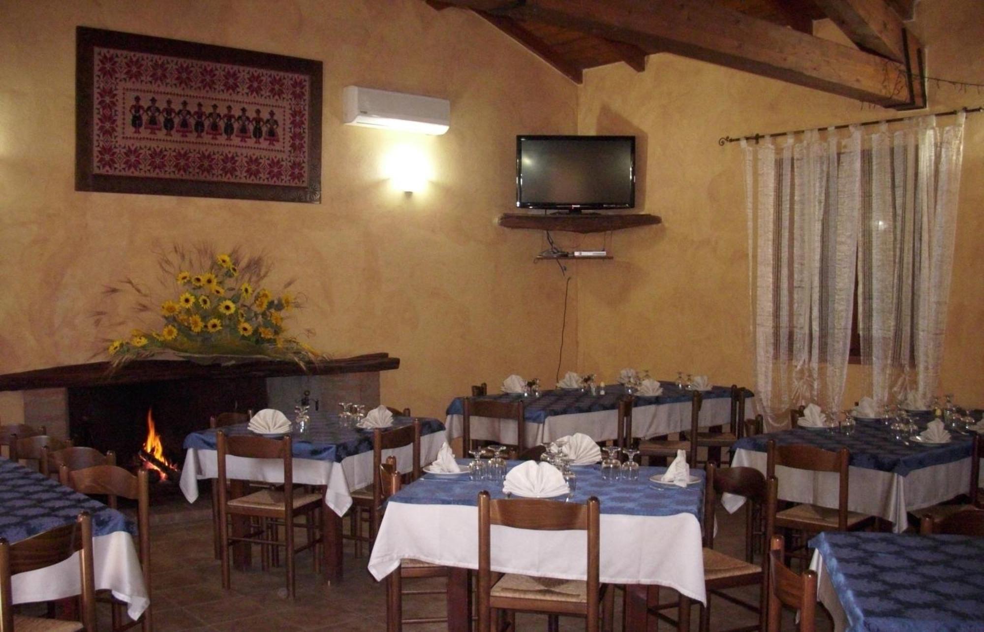 איגלסיאס Agriturismo Il Paradiso מראה חיצוני תמונה